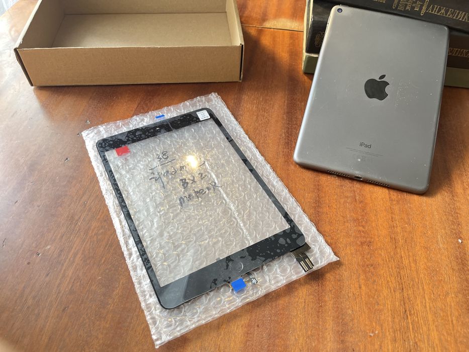 Тачскрин iPad mini 5 черный полный комплект OEM отличный