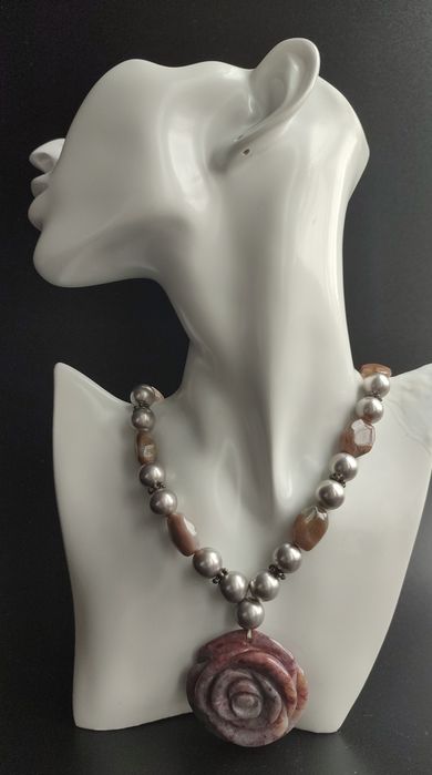 Бусы из жемчуга.