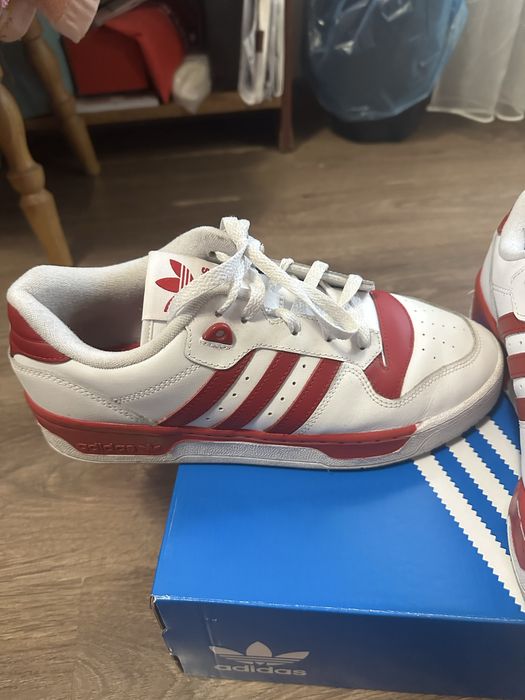 Оригінальні чоловічі кросівки Adidas