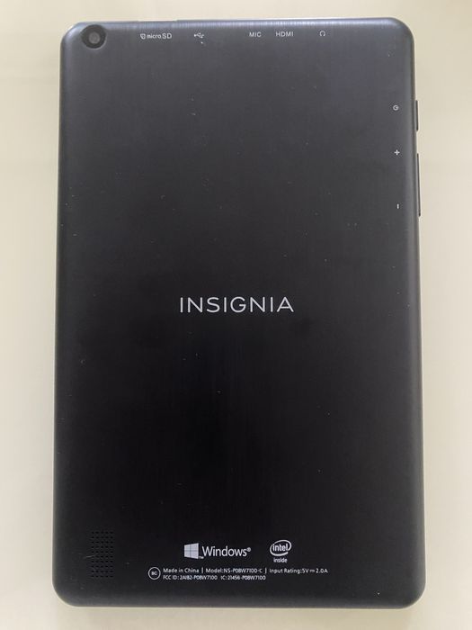 планшет Insignia 8" Flex Windows Tablet.