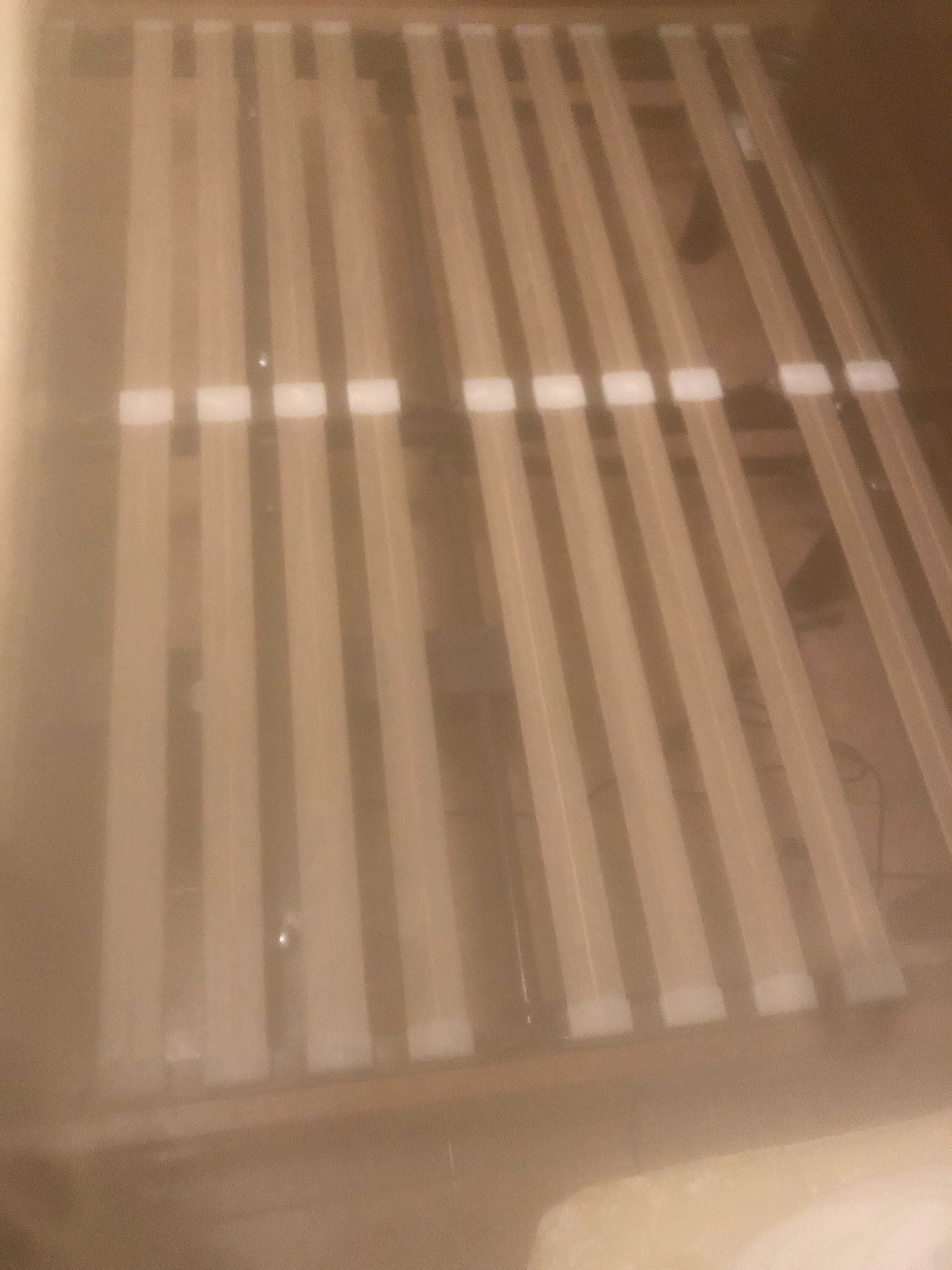 Estrado articulado para cama de casal.