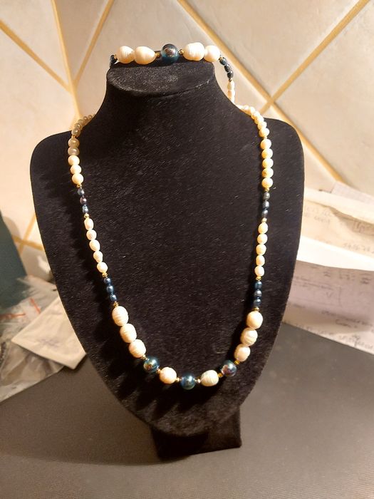 Komplet biżuterii wykonany z naturalnych kamieni