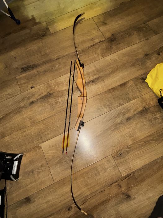 Łuk klasyczny Core Beginner Hit Black – 26 lbs (RH)