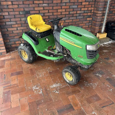 Traktorek john deere l105