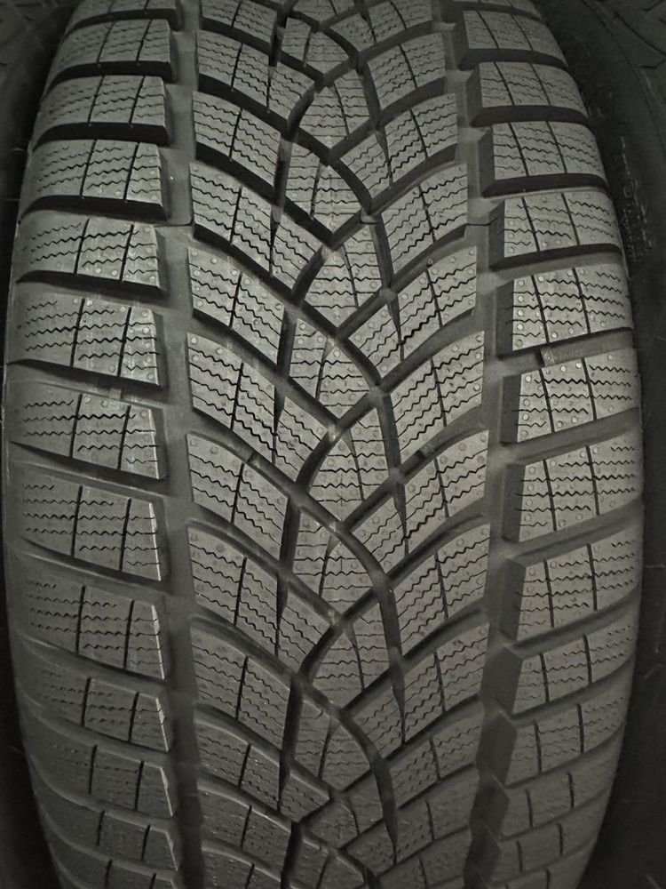 225/55/17 R17 Goodyear Ultra Grip Perfomance RSC 4шт нові зима