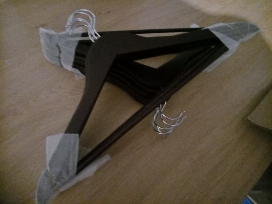 Wieszak drewniany brązowy  nowy