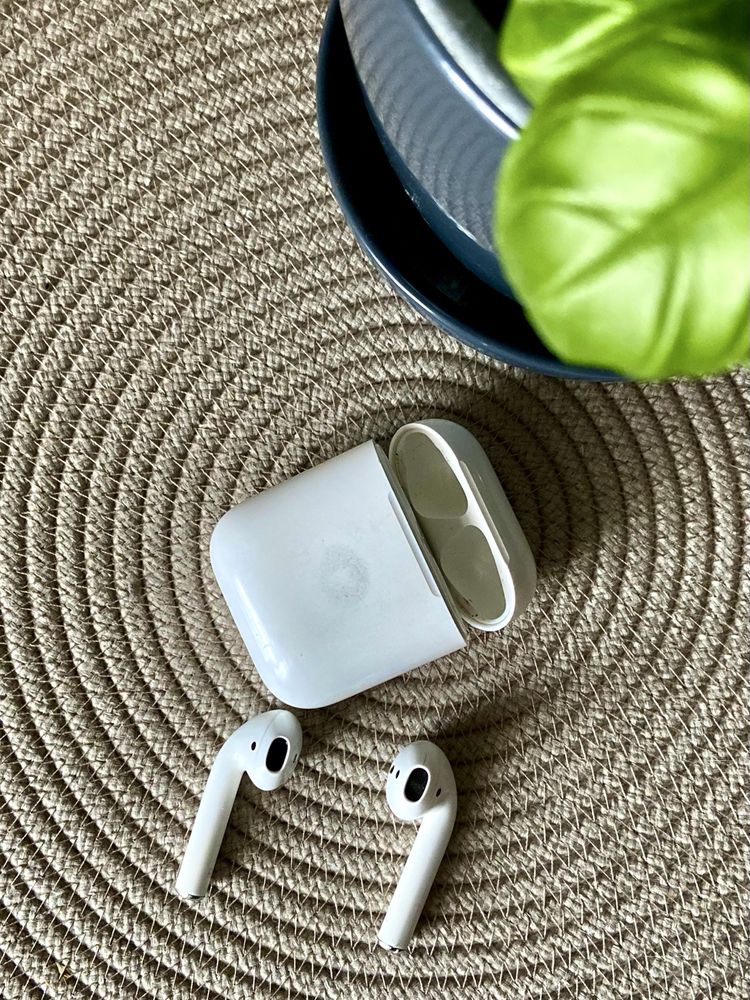 AirPods(2-го покоління)