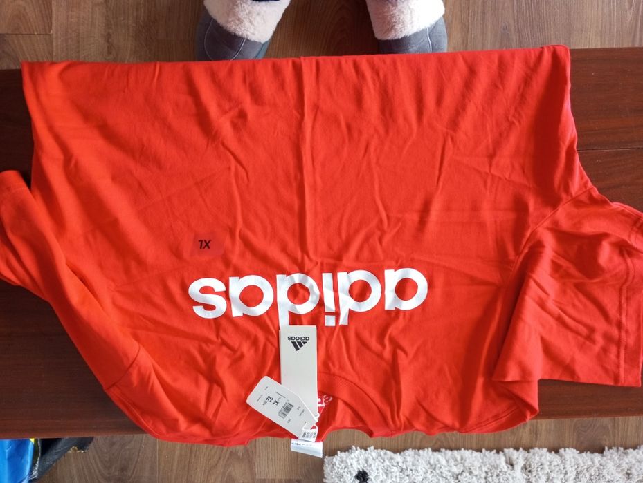 T Shirt Adidas XL Nunca usada/ com etiqueta