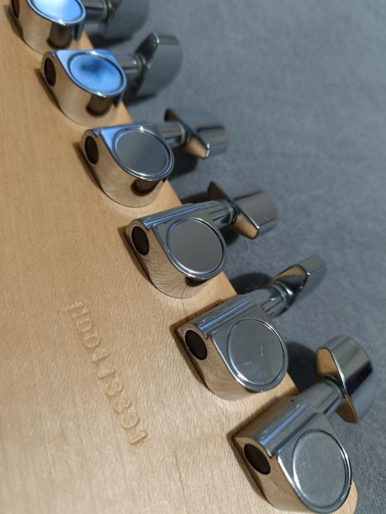Gitara Yamaha 212