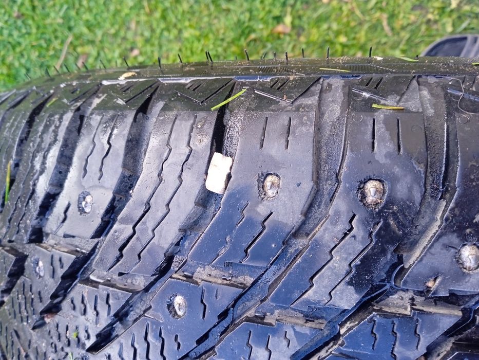 Зимова резина в хорошому стані. Комплект 18R