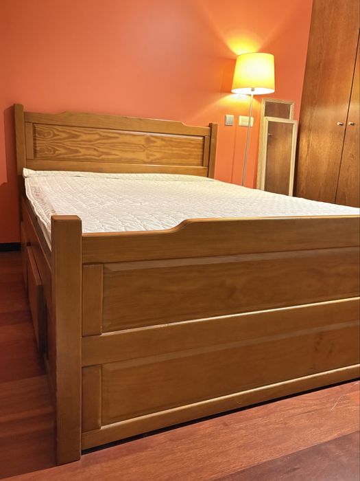 Cama de corpo e meio | Pinho maciço