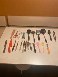 Кухонні приладдя: ножі , лопатки , кисточкі кулінарні