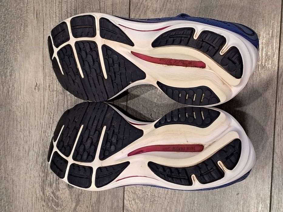 Оригінальні кросівки Mizuno Wave Rider 25