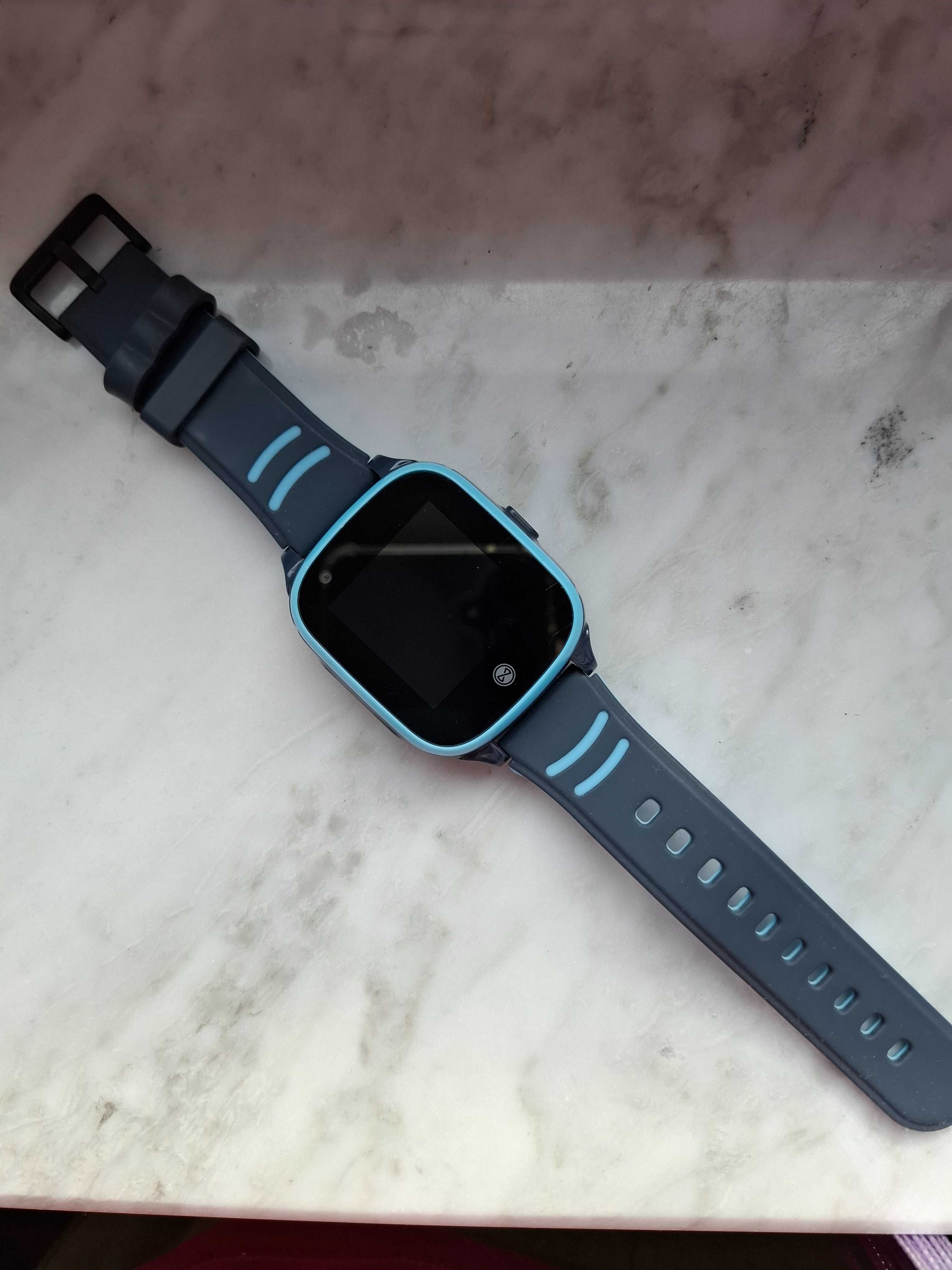 Zegarek Forever KW-500 LTE Smartwatch dla dzieci z GPS i telefonem