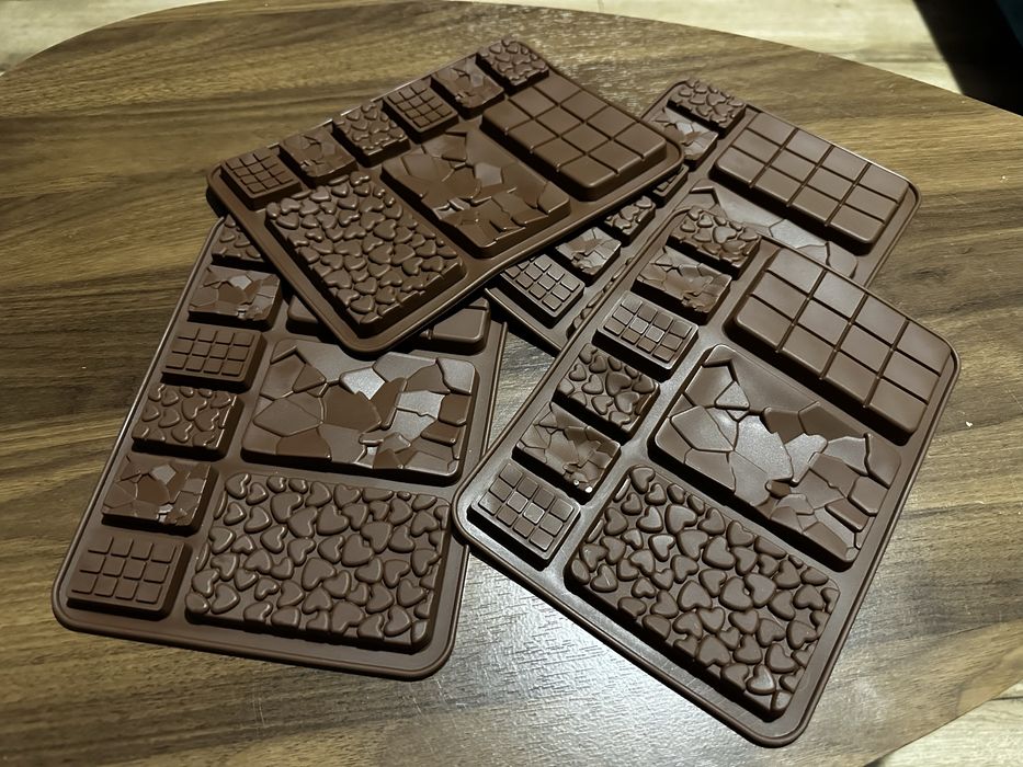 Silikonowe foremki na czekoladki 4 szt A