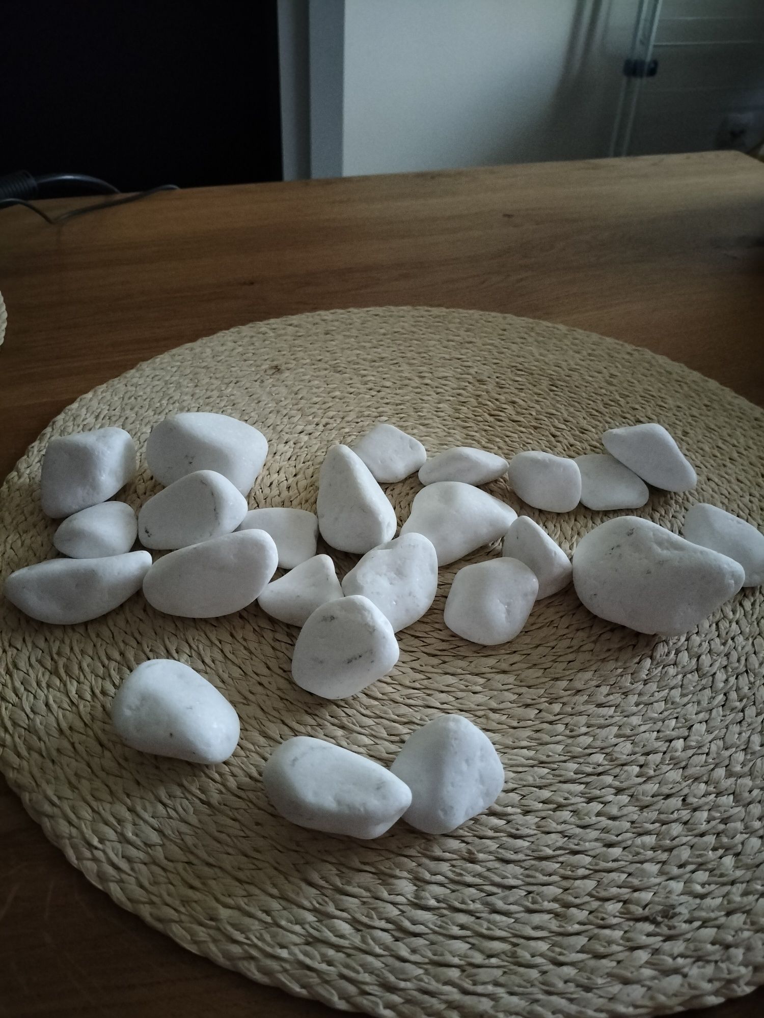 Kamienie białe do biokominka