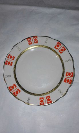 Набор мелких тарелок с позолотой, 6 шт