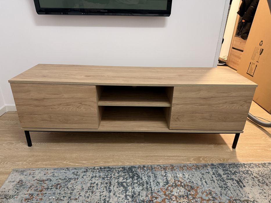 Drewniana szafka RTV