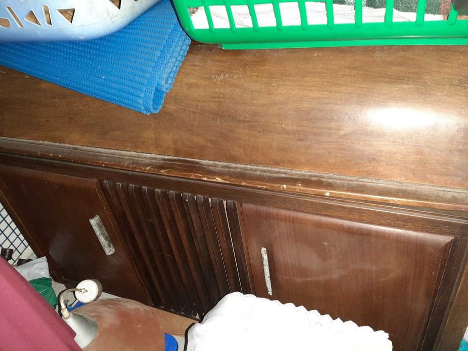 Rádio Antigo com Gira-discos