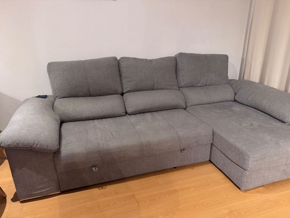 Sofá-cama com chaise longue