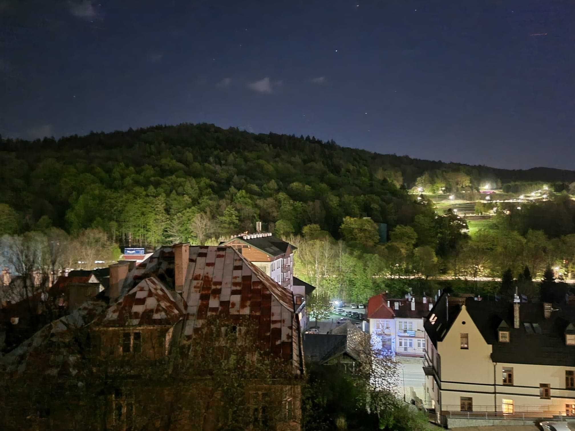 Tanie Noclegi w Krynicy - Zdroju - Ap. "URLOPIK"- 1oo m Deptak - 6 os.