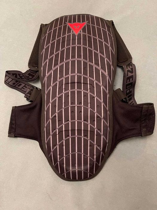 Детская защита спины для активных видов спорта