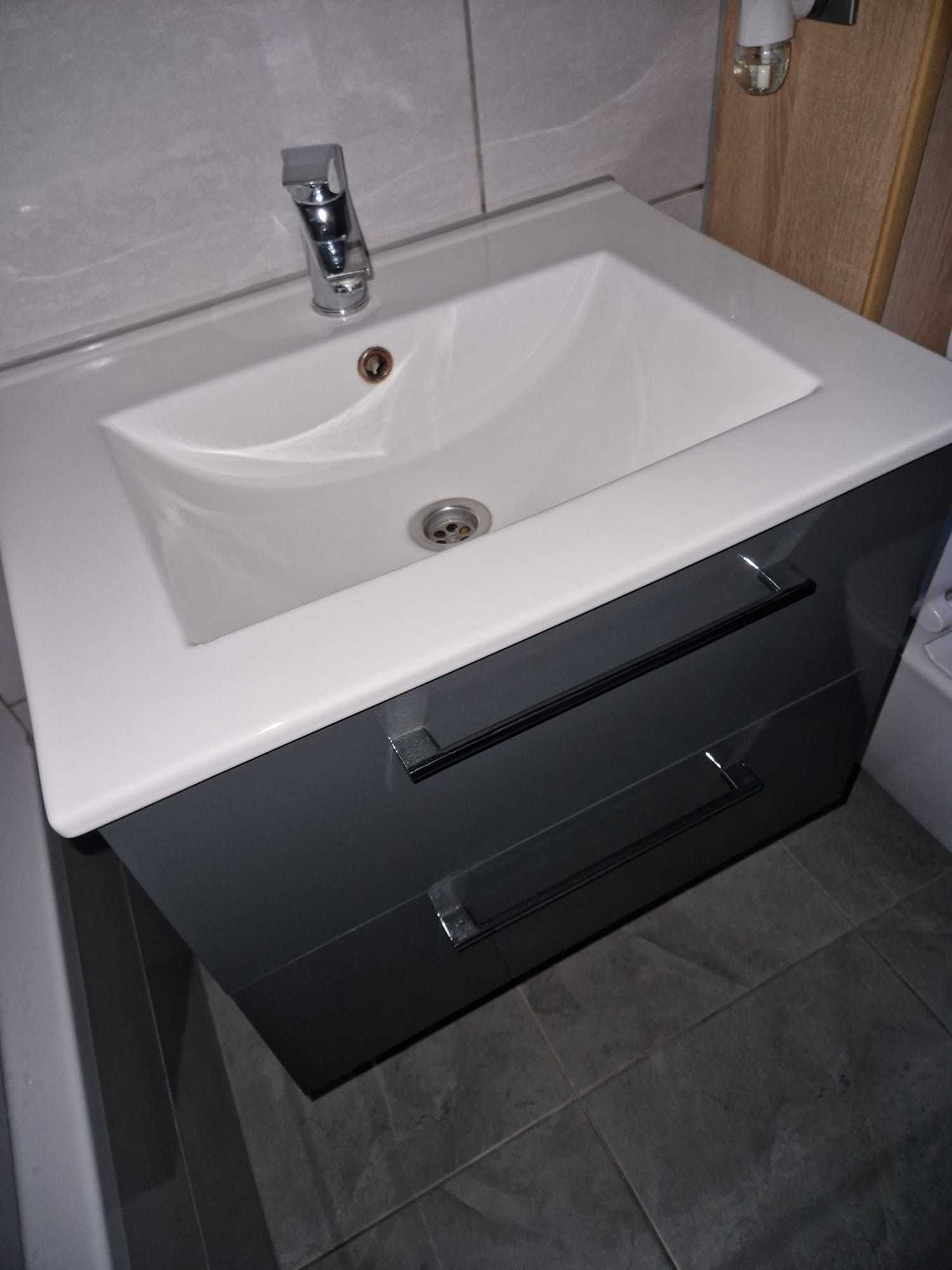 Szafka z umywalką 60cm