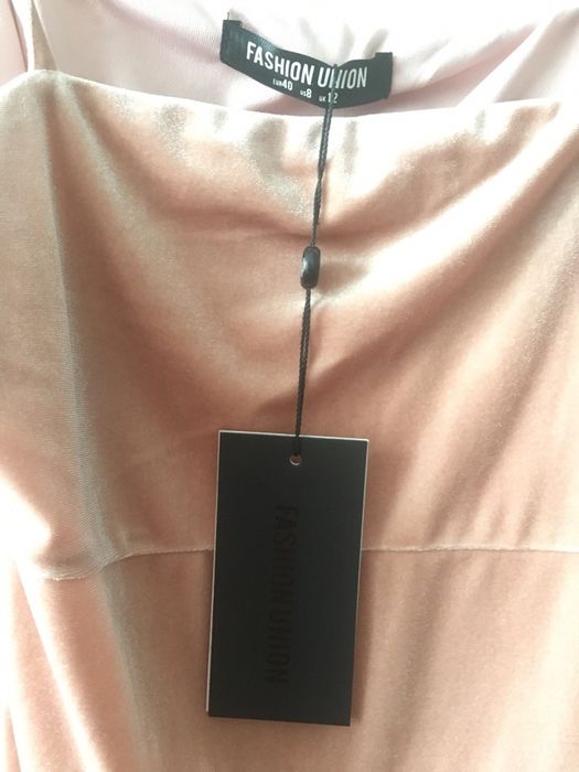 Aksamitna sukienka 38 / 40 przyjemna w dotyku Fashion Union z Anglii
