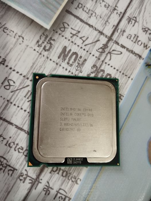 Процессор Intel  E8400 3.00GHZ/6m/1333 Pentiun 4 2.93 GHz/1m/533