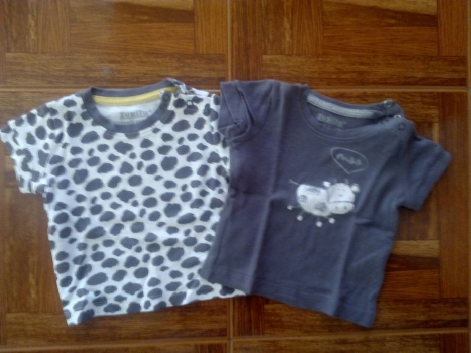 2x tshirts 3-6 meses