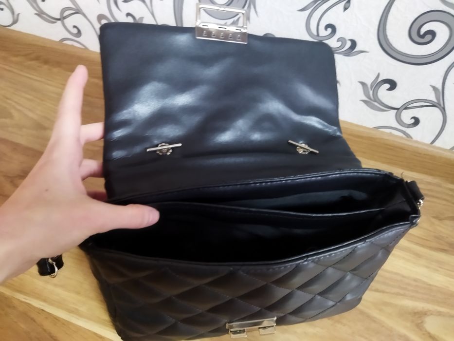 Продам жіночу сумочку