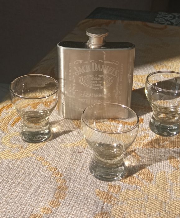 Piersiówka ze stali nierdzewnej