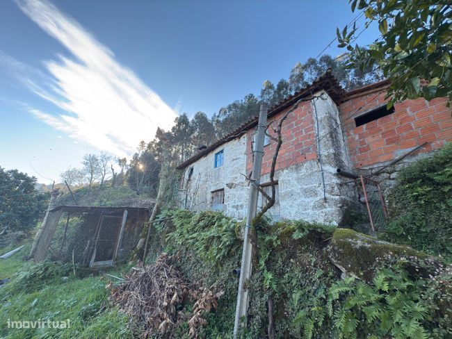 Moradia Individual para Restauro em Parada de Bouro