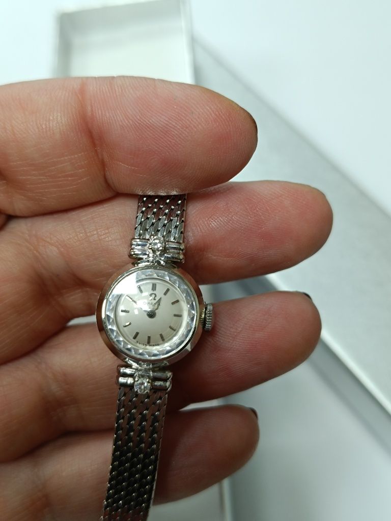 Złoty damski zegarek OMEGA z diamentami, złoto 750 (58M)
