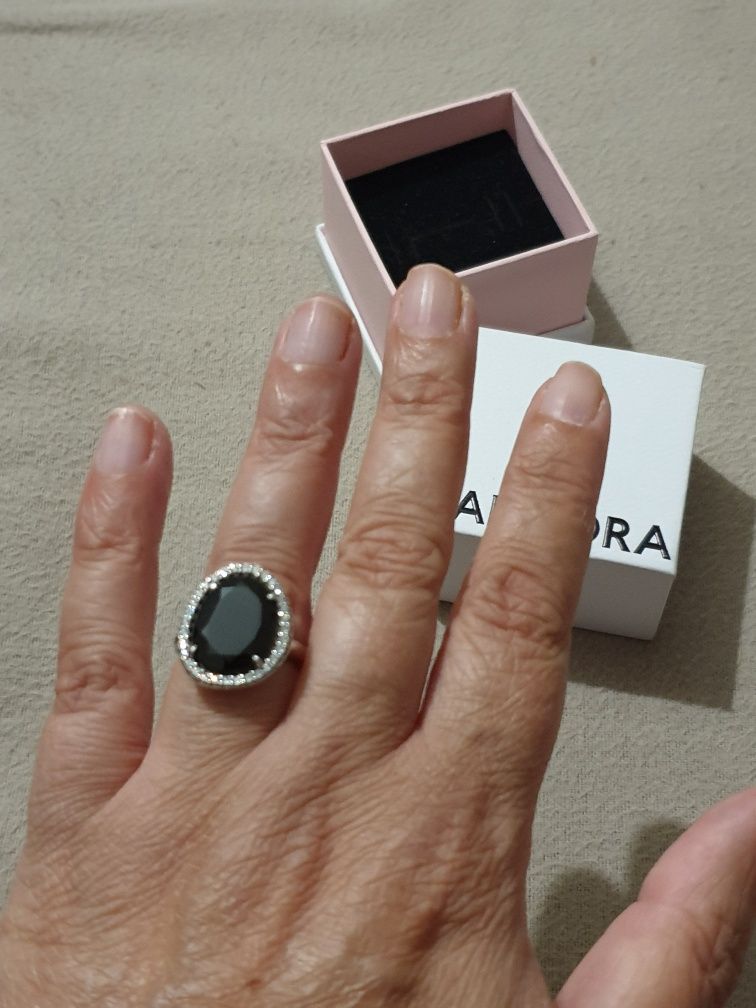 Pandora Glamorous Legacy Black Spinel Ring com caixa pandora