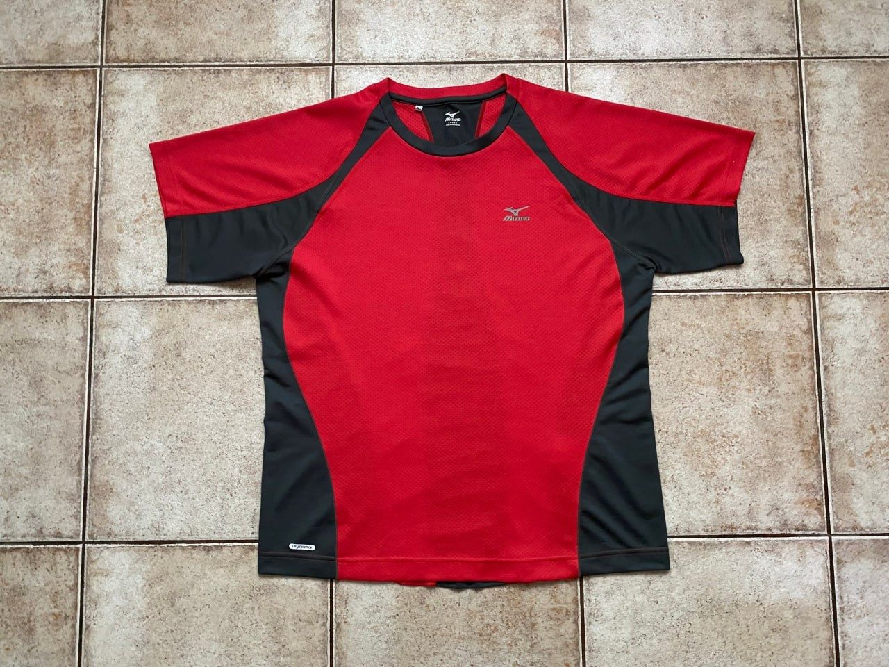 футболка  Nike Adidas Under Armour Fila Crane New Balance Mizuno