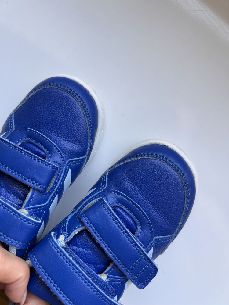 Butu adidas 27 niebieskie dziecięce performance dla chłopca sneakers