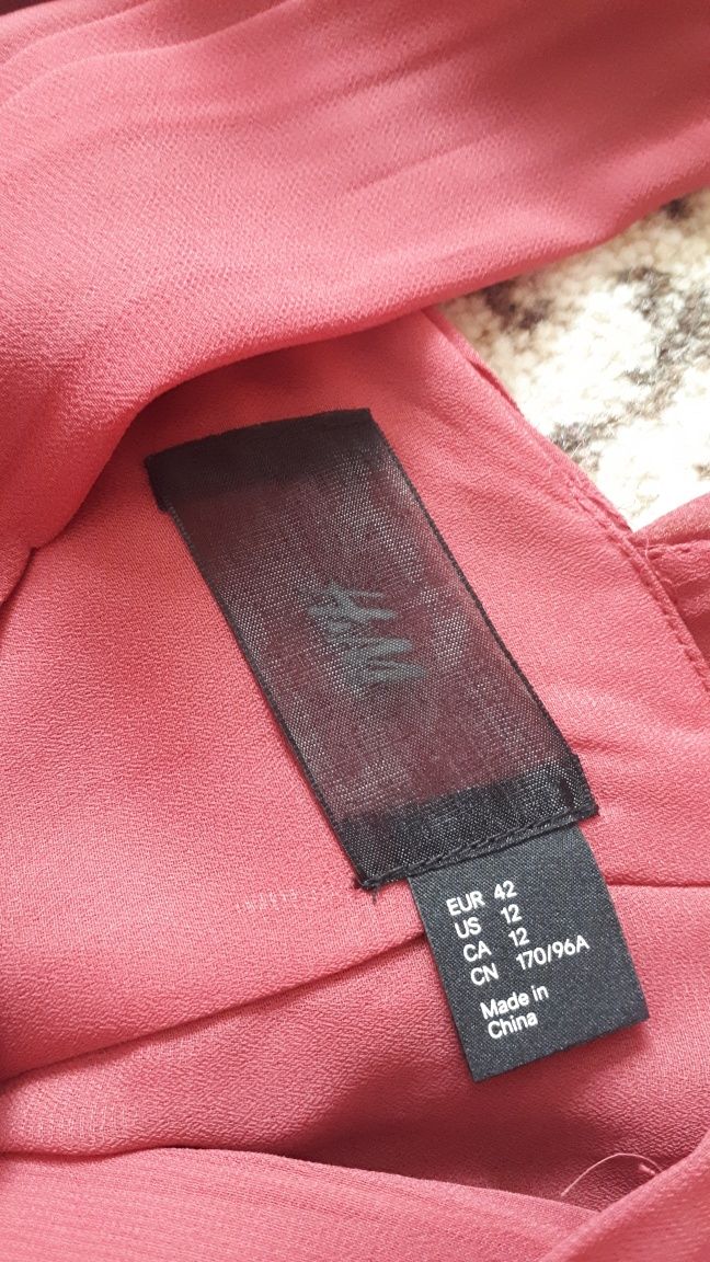 Różowa sukienka H&M