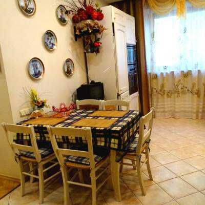 сдам большую современную 3-к. квартиру Печерск метро Арсенальная 3 мин