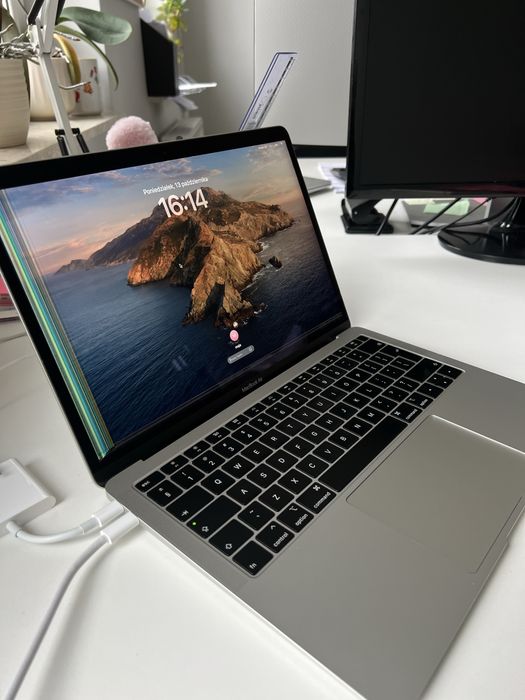 MacBook Air Retina 13-calowy, 2019 r.