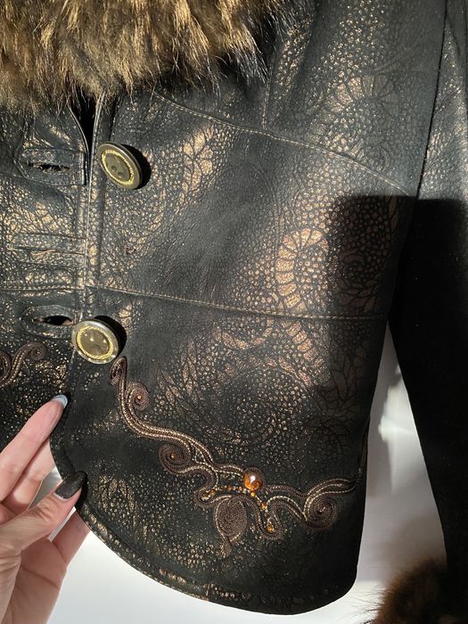 Натуральная дубленка с мехом енота