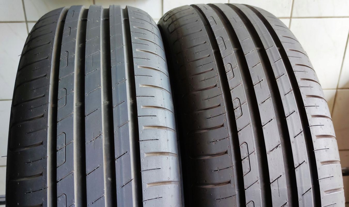 2x 205/55r17 Goodyear EfficientGrip Performance 91v Jak Nowe