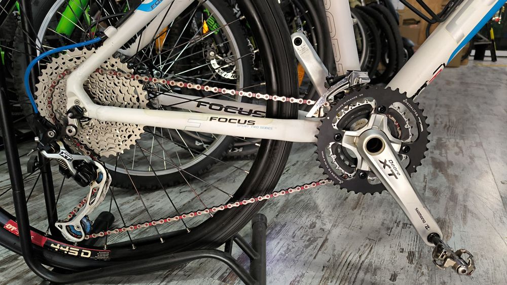 Biciicleta btt por estar m nao tem nada dedicado a estrada cicli