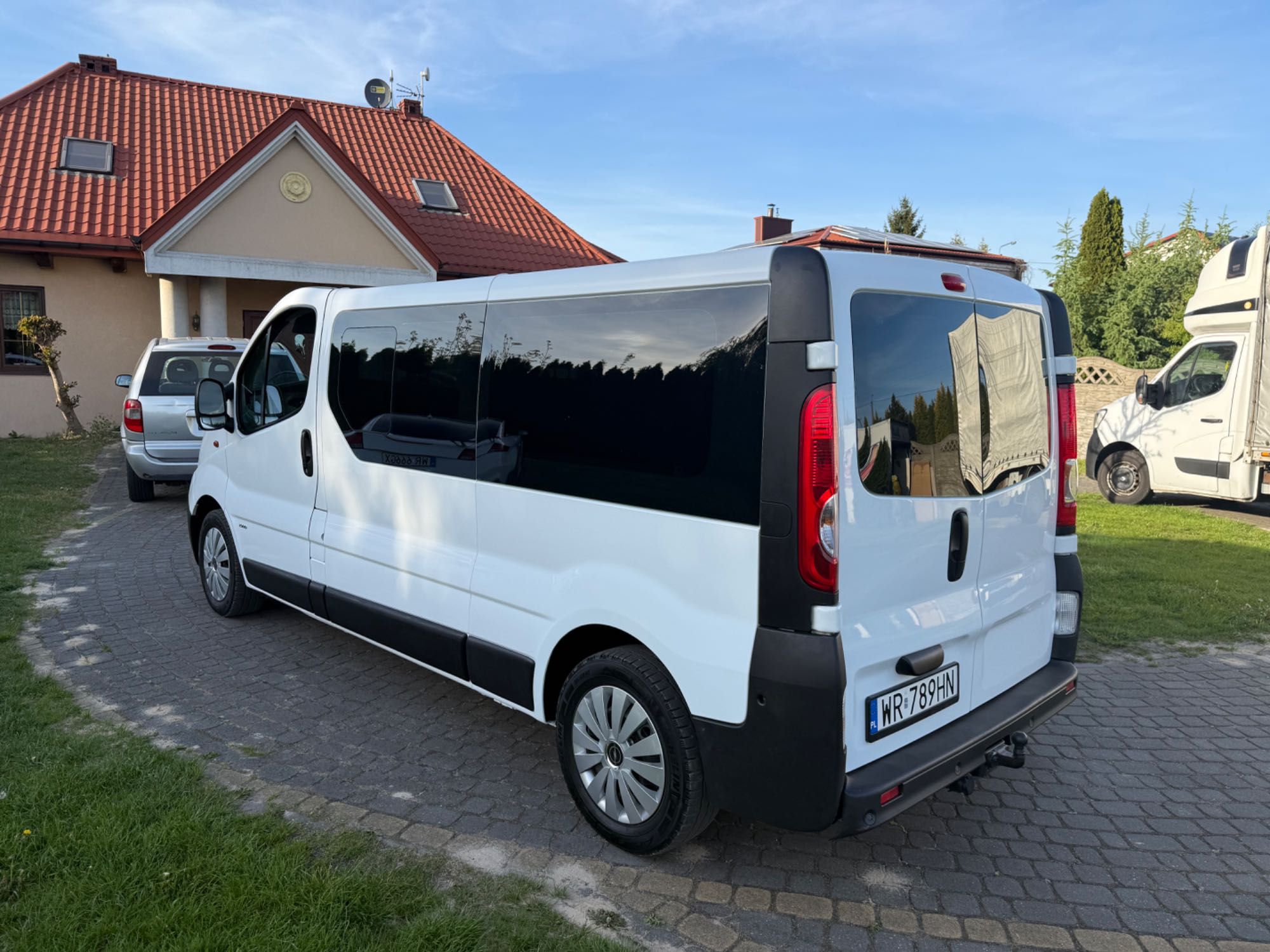 Wynajem busa 9 osobowego wypożyczalnia najem aut