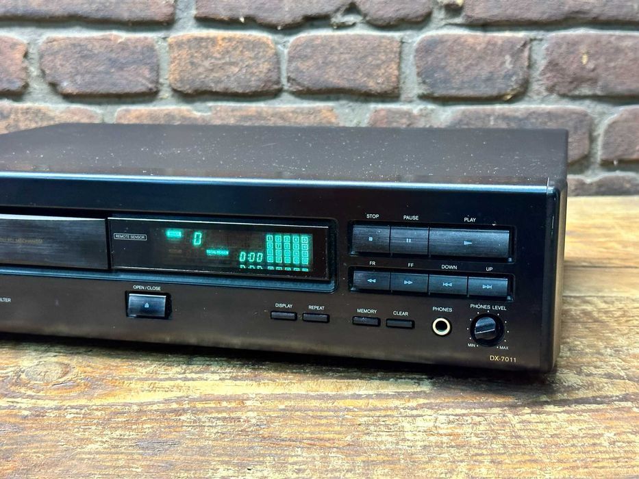 Odtwarzacz CD Onkyo DX-7011