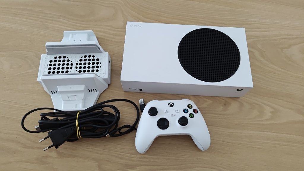 Xbox Series S 512gb super stan stacja dokująca gwarancja