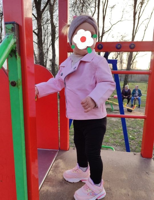 Рожева косуха на дівчинку
