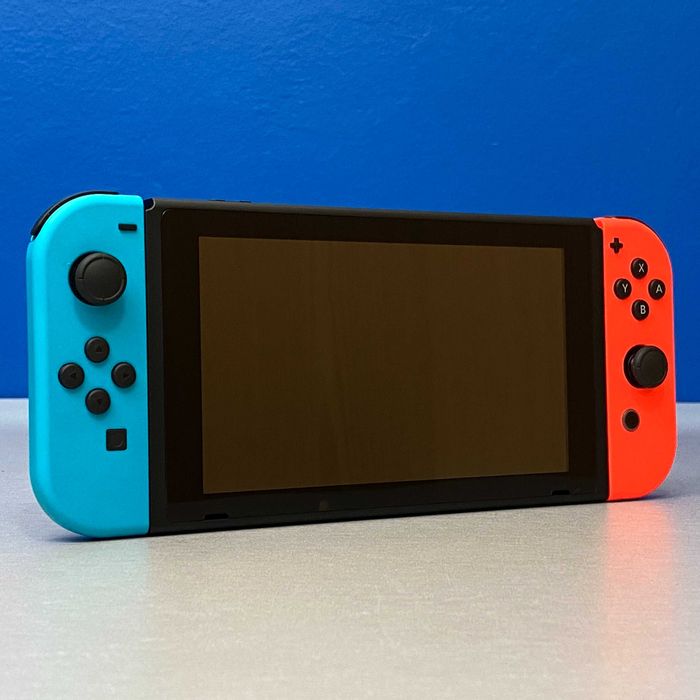 Nintendo Switch V2 (Neon Blue/Red) + Jogos
