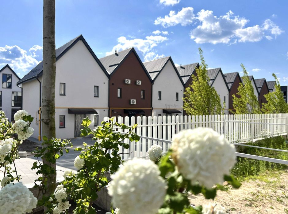 2-поверховий таунхаус 131 м² з власним двориком і паркомісцем