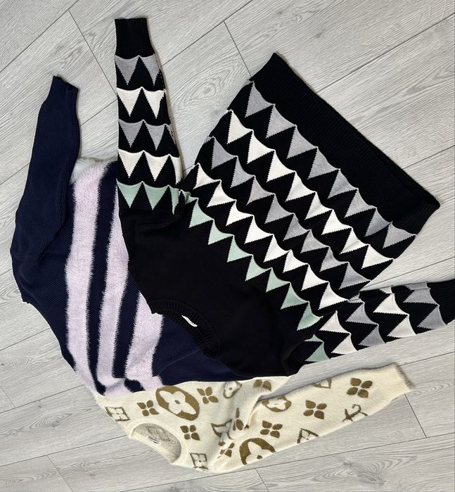 Світерки зимові теплі m-l стан нових